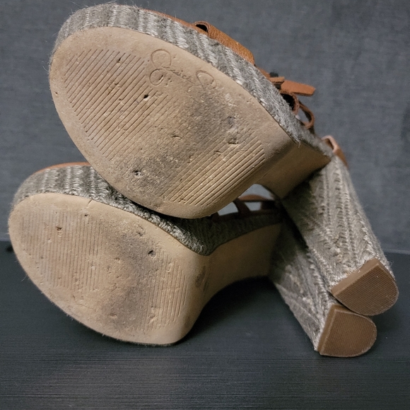 SOLD. - Picture 3 of 7